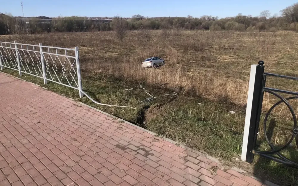 В Брянске задержали нетрезвого водителя после погони и съезда в кювет