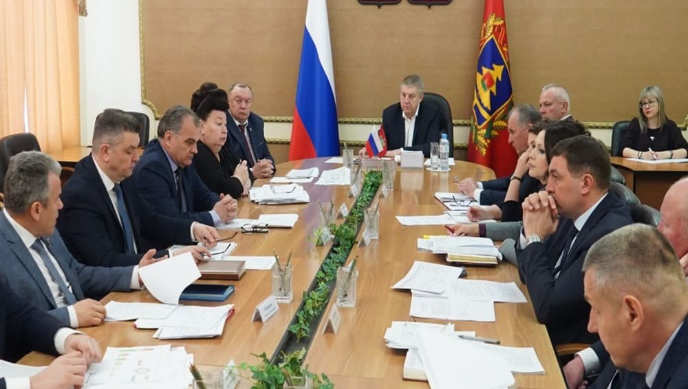 В Брянской области установили 100 мер поддержки для участников СВО и их семей