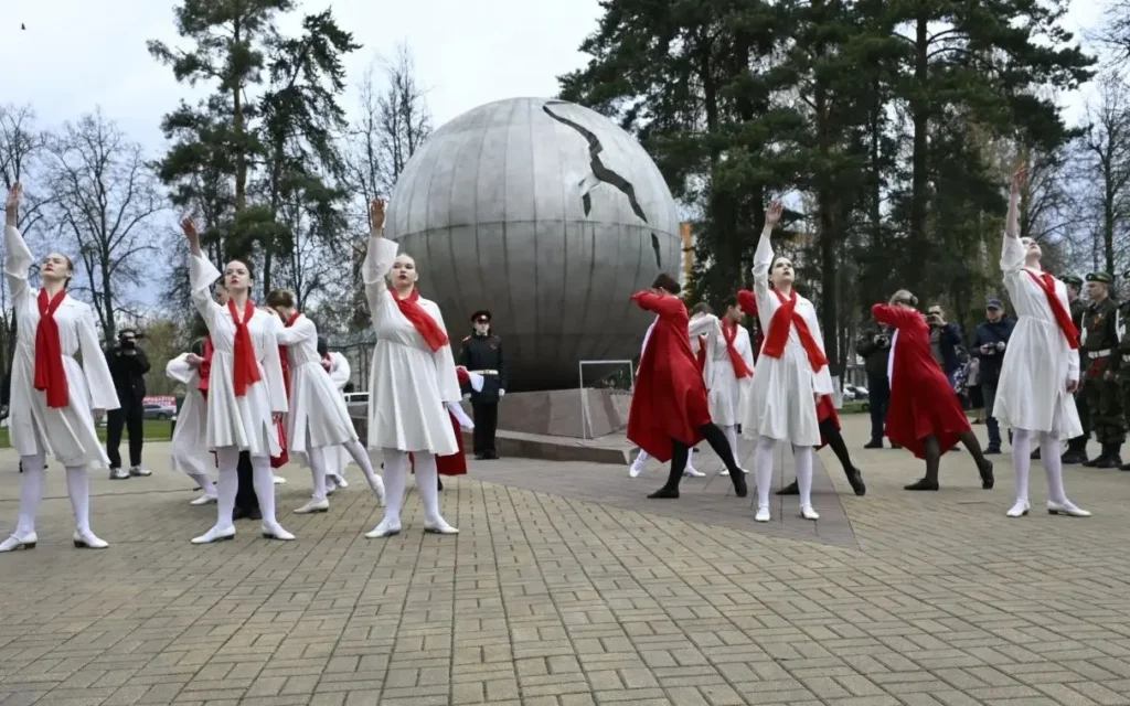 Брянский губернатор почтил память ликвидаторов аварии на Чернобыльской АЭС