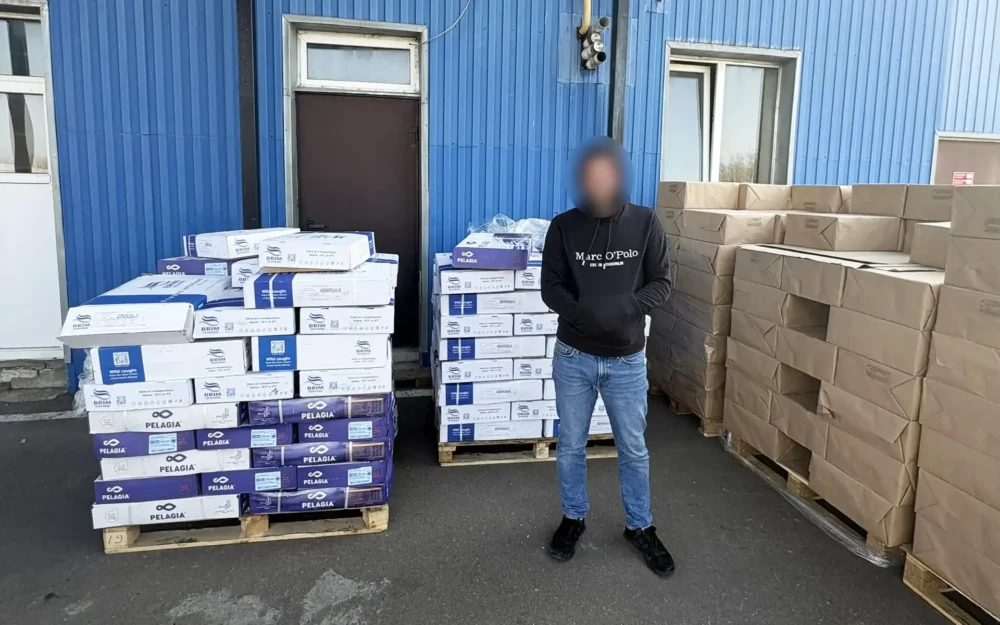 В Брянской области сотрудники ФСБ и таможни пресекли контрабанду 10 тонн рыбы