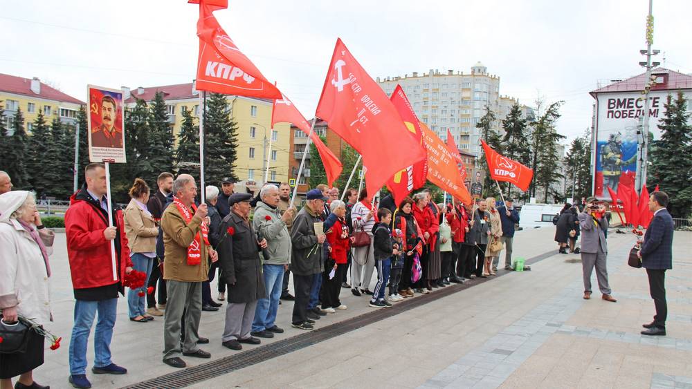 Что делали представители брянских партий в День Победы