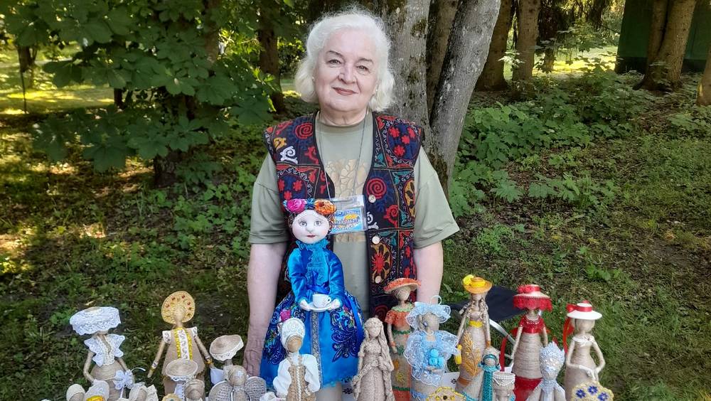 В Брянске открылась выставка «На крыльях вдохновения» творческого объединения «Палитра рукоделия»