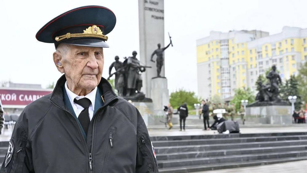 Богомаз назвал живой легендой 101-летнего ветерана войны из Брянска