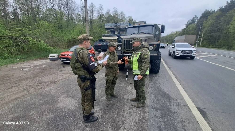 К поздравлениям с Днем Победы присоединилась 93 военная автомобильная инспекция