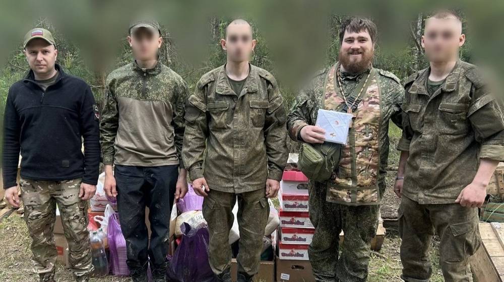 Настоятель брянского храма посетил танковое подразделение группировки «Север»
