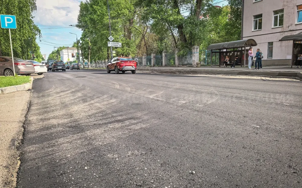 На улице Советской в Брянске уложили выравнивающий слой асфальта