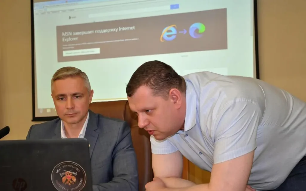 В Брянске судьям показали, как использовать цифровую голову в работе
