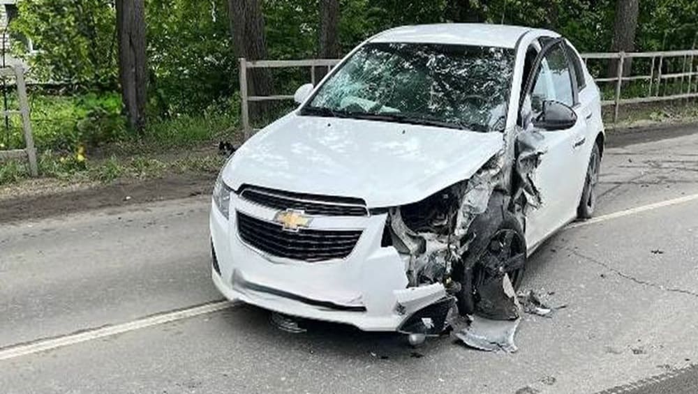 Под Брянском водитель Chevrole устроил ДТП с пострадавшим
