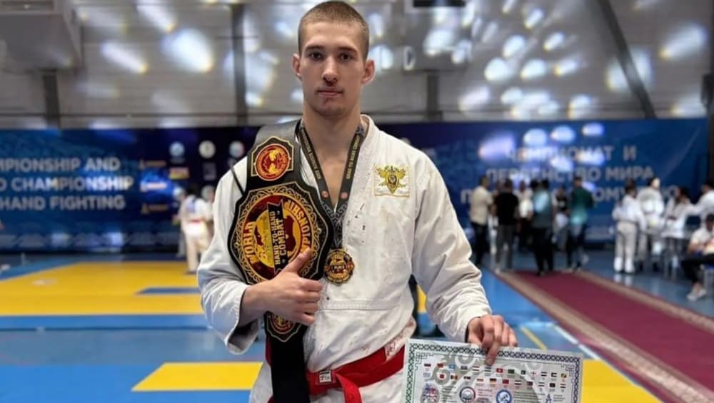 Брянец Александр Горохов стал двукратным чемпионом мира по рукопашному бою