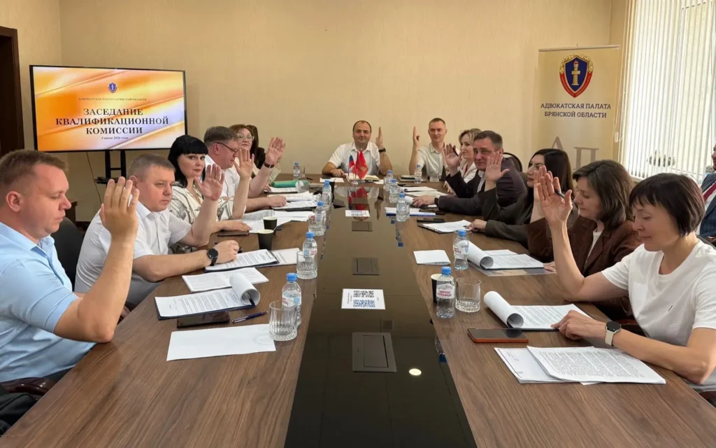 Надолго выехавшего за границу брянского адвоката лишили статуса