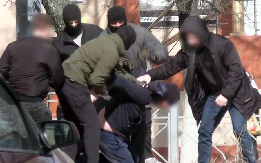 Брянца отправили в колонию за попытку выманить три миллиона у депутата облдумы