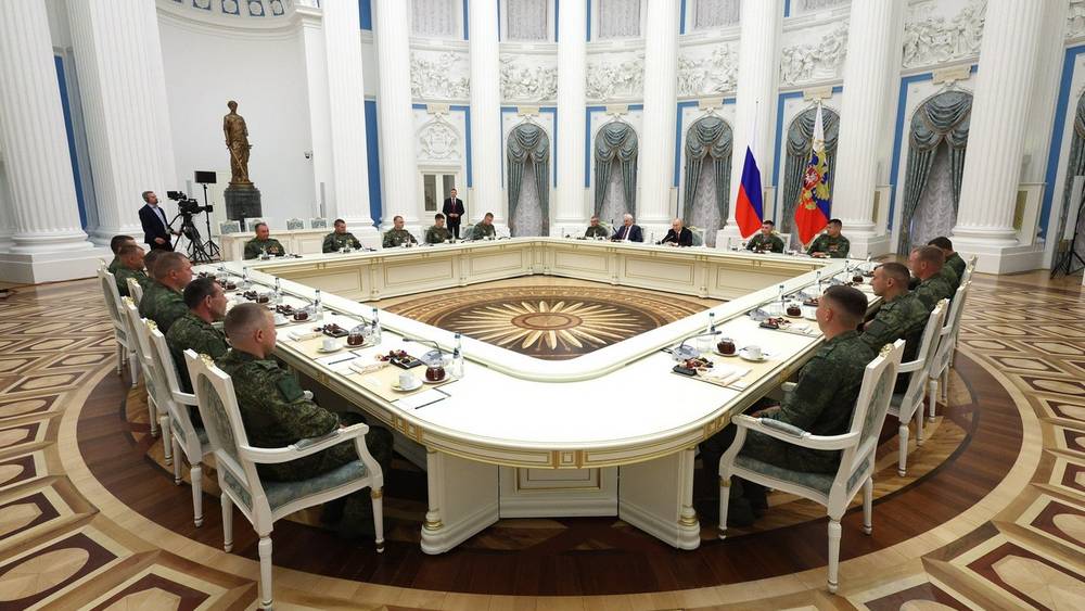 Брянцев перестанут убивать фашисты? Путин пообещал нанести сокрушающие удары