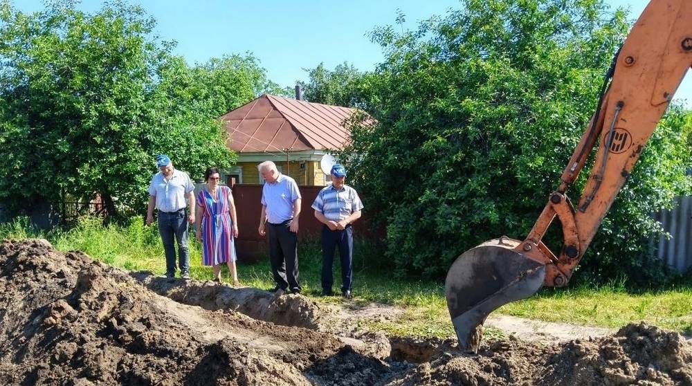 Партийцы контролируют замену водопровода по Народной Программе в Погаре