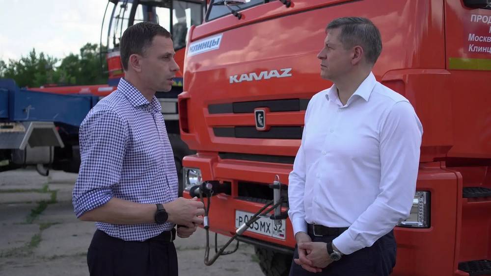 Брянский глава Ковальчук побывал на Клинцовском автокрановом заводе