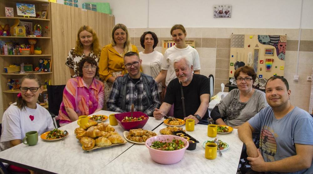 Добровольцы «Белых парусов» устроили кулинарный мастер-класс в Дарковичском интернате