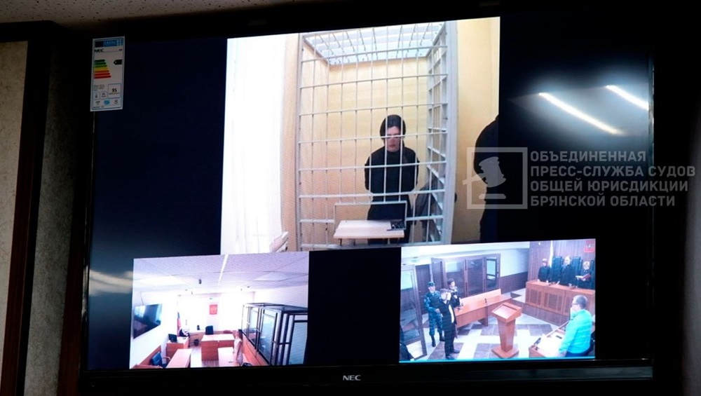 В Брянске осудили вымогателей, использовавших девочку для приманки педофилов