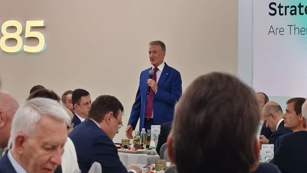 Брянский глава Ковальчук принял участие в деловом завтраке с Грефом на ПМЭФ