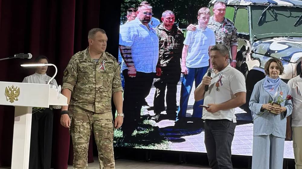 Боец СВО Странник и добровольцы встретились с жителями Брасовского района