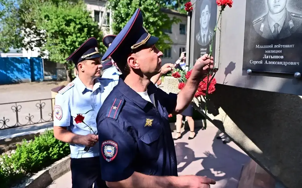 В Буденновске почтили память жертв нападения банды Басаева в 1995 году