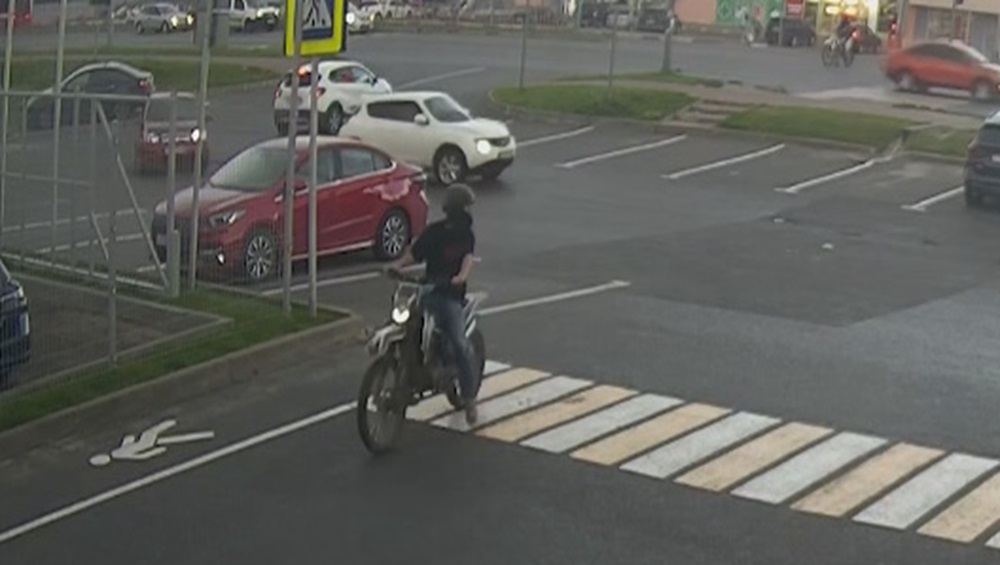 В Брянске полиция задержала пытавшихся скрыться от погони троих мотоциклистов