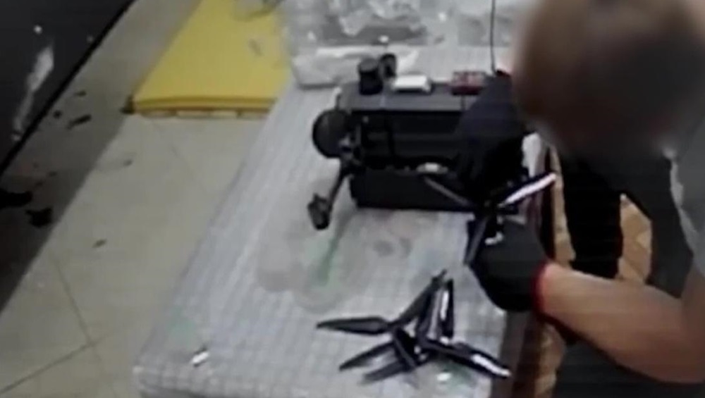 Для атак аэродромов боевики ВСУ доставили на Брянщину контейнеры с FPV-дронами