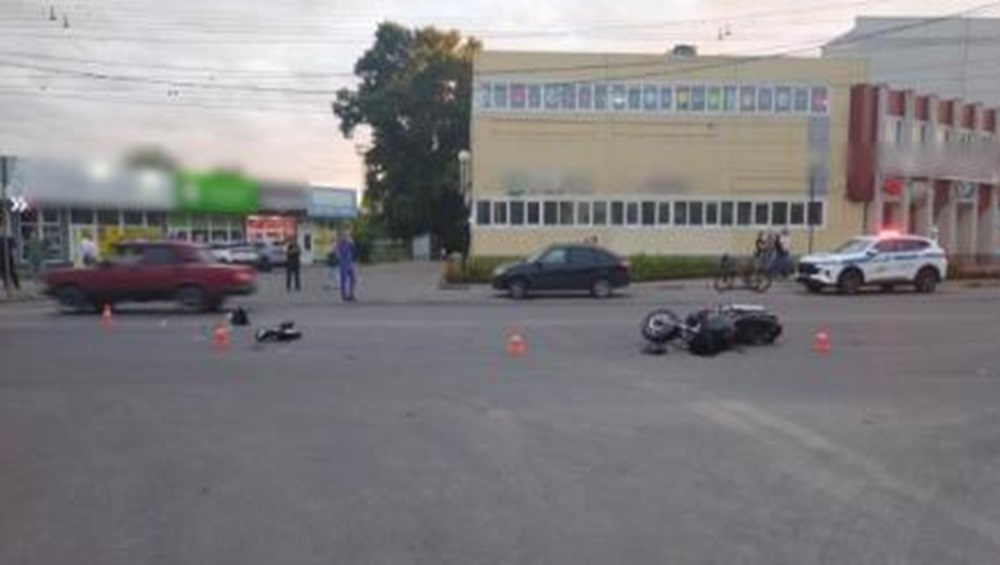 В Брянске в ДТП на улице Пушкина погиб 31-летний мотоциклист