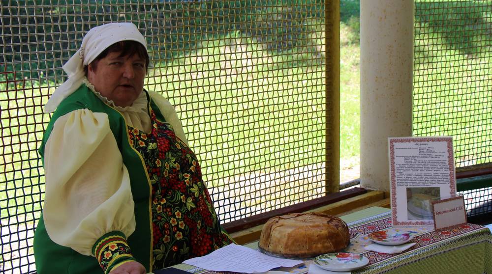 До пиццы был русский курник: в Локте отведали блюда со скатерти-самобранки