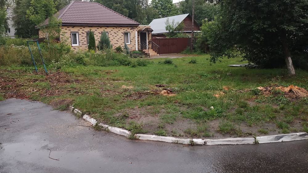 Брянские коммунальщики ликвидировали лежачую угрозу