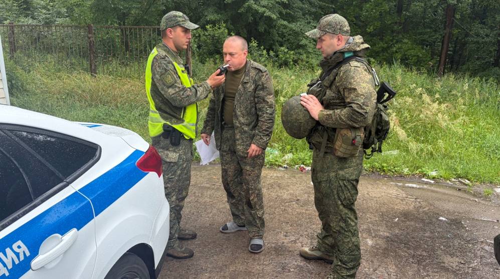 На брянских дорогах военные инспектора устроили сплошные проверки водителей