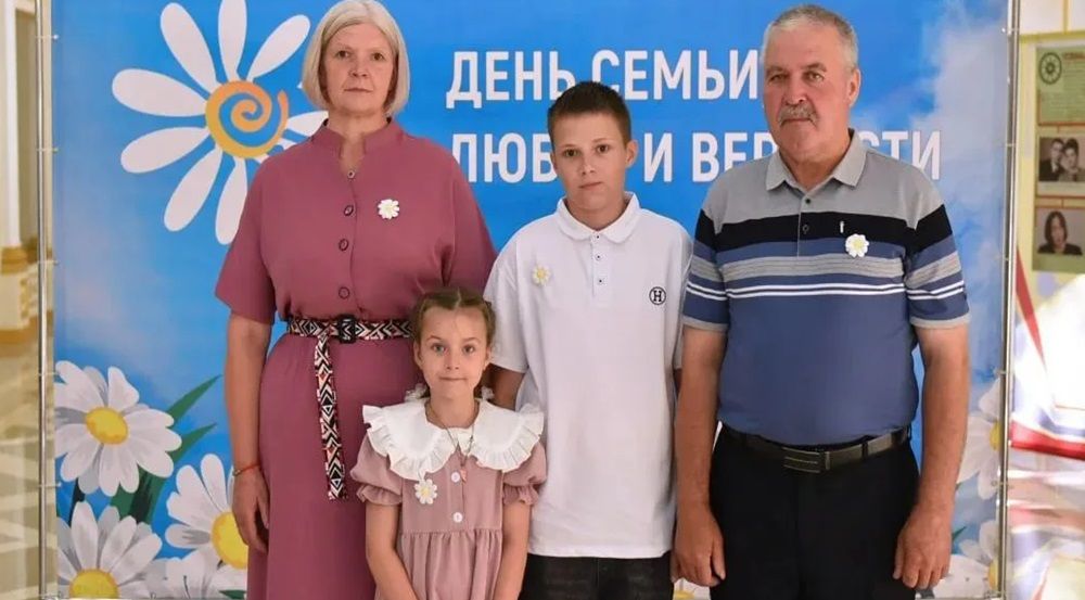 Губернатор Ковальчук поздравил брянцев с Днём семьи, любви и верности