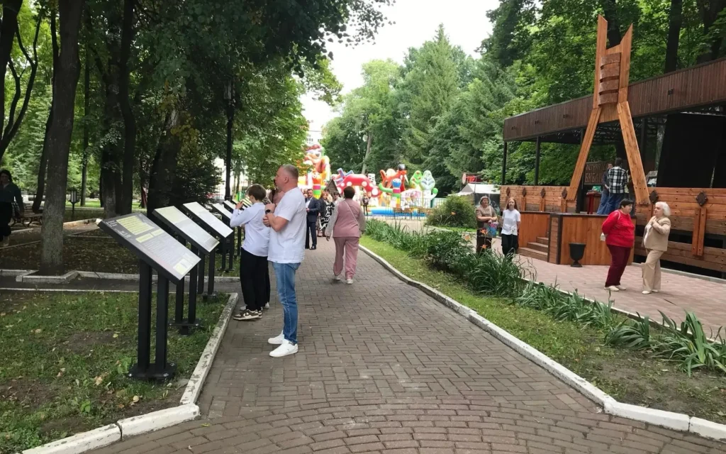 Школьники оживили исчезнувшие скульптуры брянского парка Толстого
