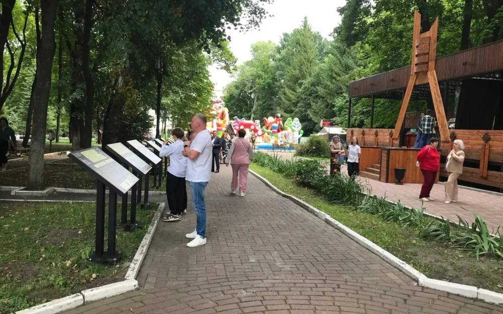 Школьники оживили исчезнувшие скульптуры брянского парка Толстого