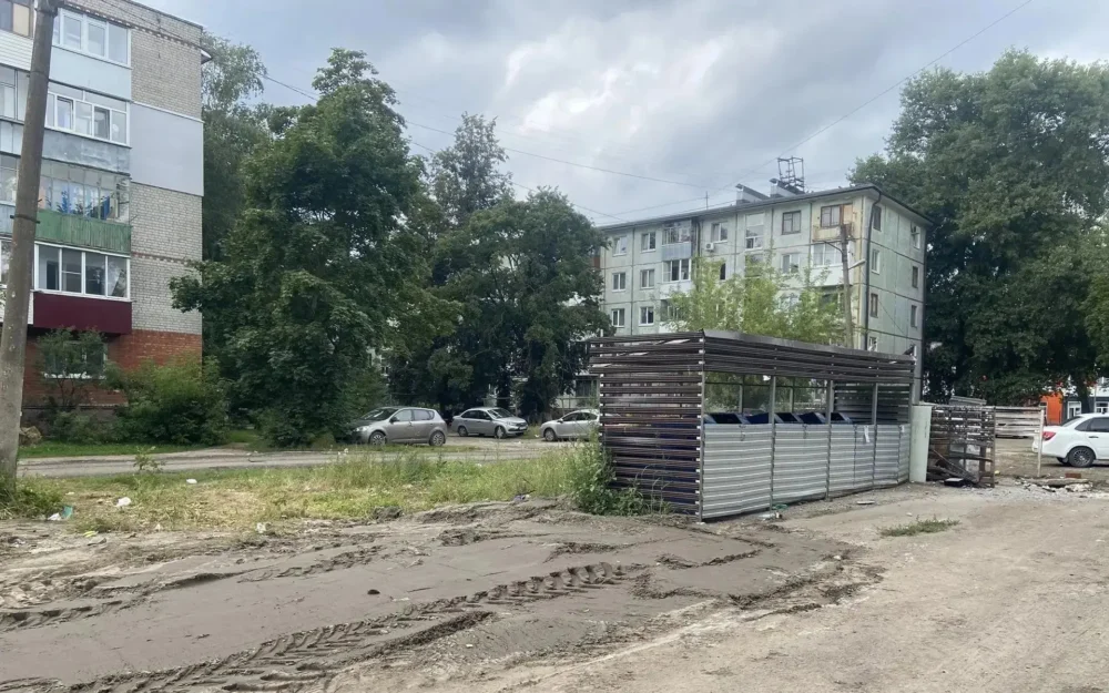 В Брянске обновили мусорные бункеры на трёх улицах