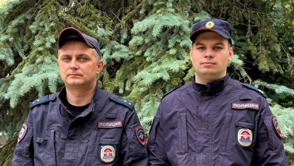 В Брянске полицейские нашли владелицу потерянного гаджета по автобусному билету