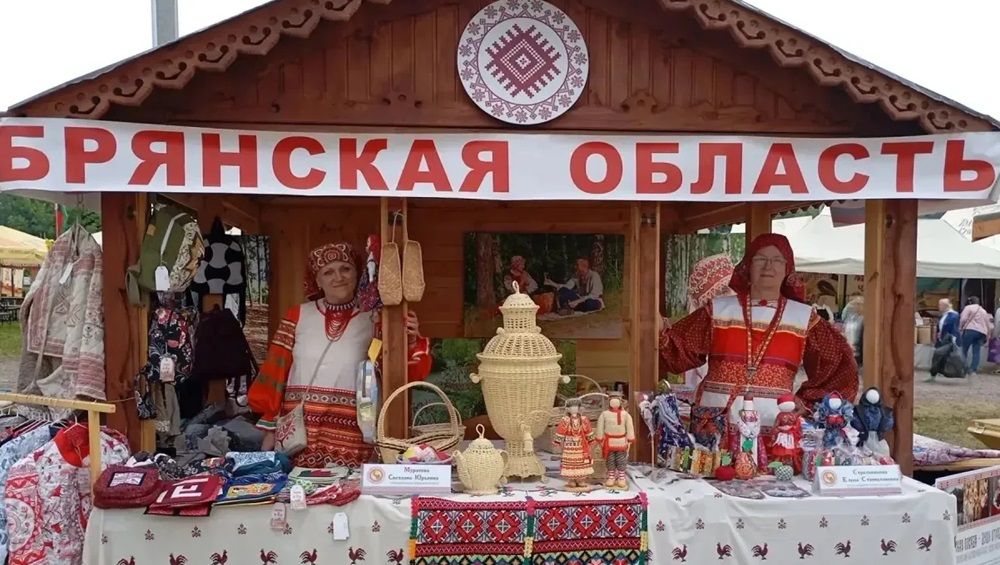 Брянский глава Егор Ковальчук побывал на белорусском празднике «Купалье»