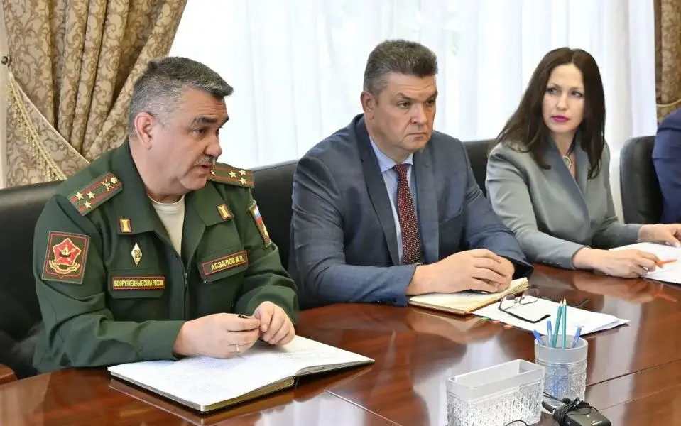 Брянской семье помогут установить правовой статус пропавшего без вести сына