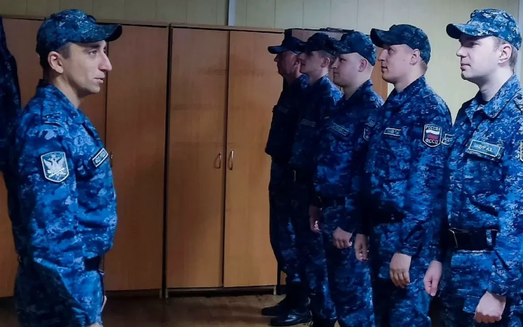 Брянский пристав помог истекавшему кровью горожанину