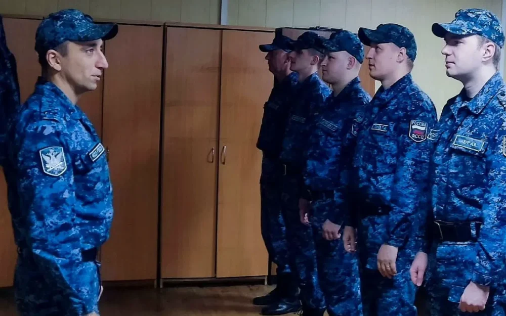 Брянский пристав помог истекавшему кровью горожанину