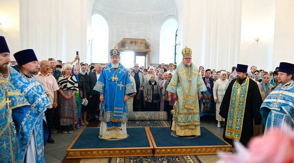 В праздник Свенской иконы Божией Матери митрополит Александр возглавил торжества в монастыре