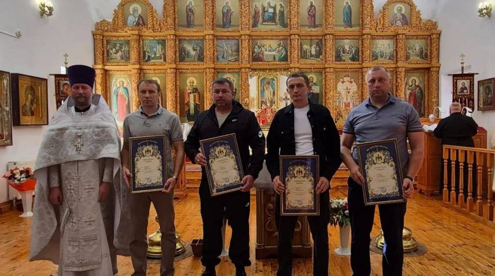 В Брасовском благочинии вручены Архиерейские грамоты