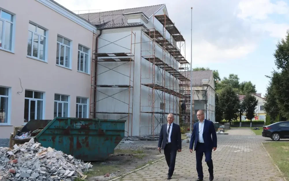 Капитальный ремонт школы № 33 в Брянске перевалил за экватор