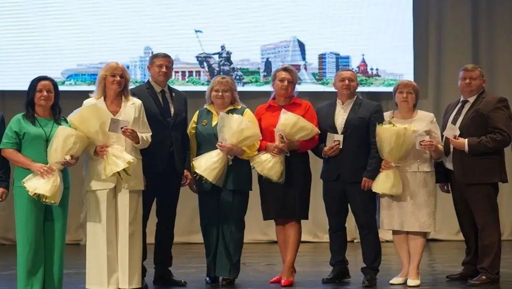 В Брянской области оклады педагогов с 1 сентября вырастут на 15 процентов