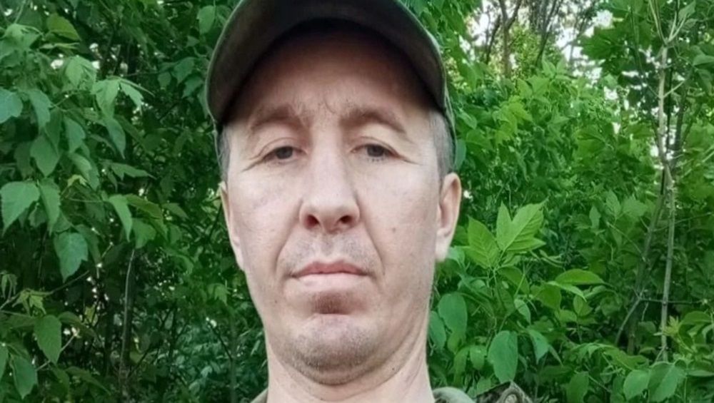 В Стародубе простились с погибшим в зоне СВО ефрейтором Александром Рощиным