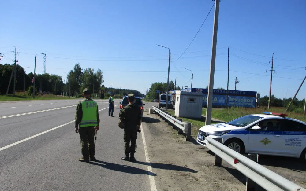 На дорогах Брянской области прошли массовые рейды военной автоинспекции