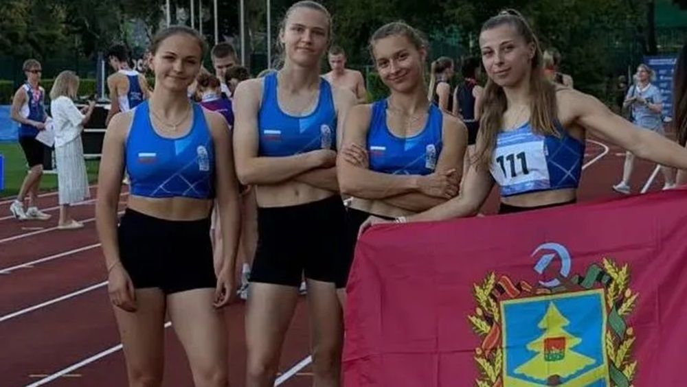 Егор Ковальчук поздравил брянских эстафетчиц с триумфом на чемпионате России