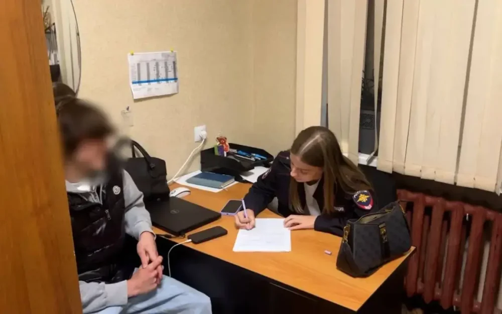 В Брянске полиция пришла с проверкой к 10 гражданам из-за их интересов в сети