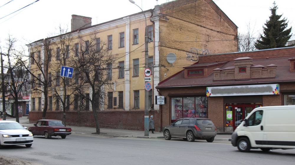 В Брянске начали сносить дом философа Василия Розанова на улице Калинина