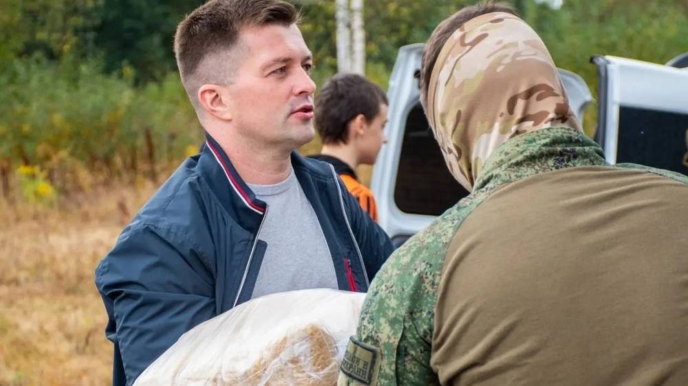 Брянский депутат передал гуманитарный груз бойцам СВО