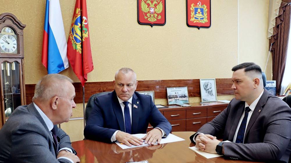 Валентин Суббот и Алексей Киреенко обсудили перспективы газификации Брянской области