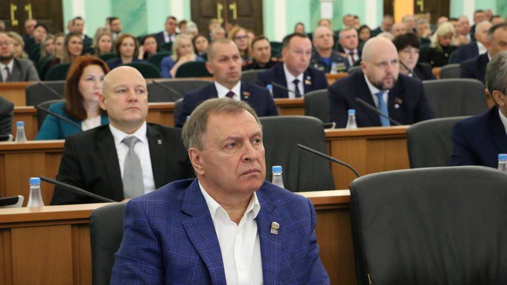 Брянская областная дума досрочно прекратила полномочия двоих депутатов
